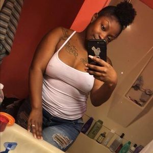 Meet your Posher, Leah